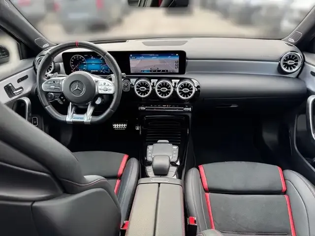Mercedes-Benz A 35 AMG