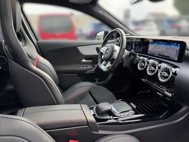 Mercedes-Benz A 35 AMG