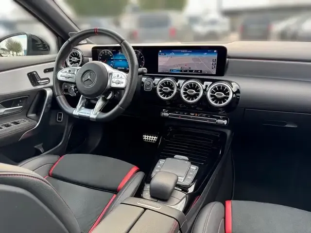 Mercedes-Benz A 35 AMG