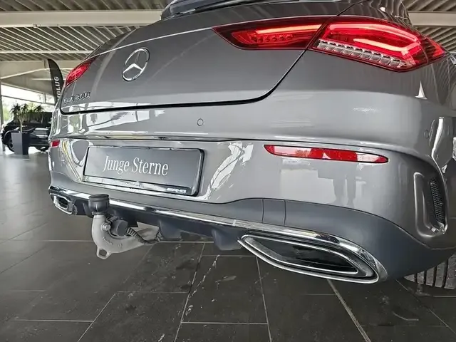 Mercedes-Benz CLA 200