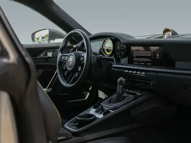 Porsche 992