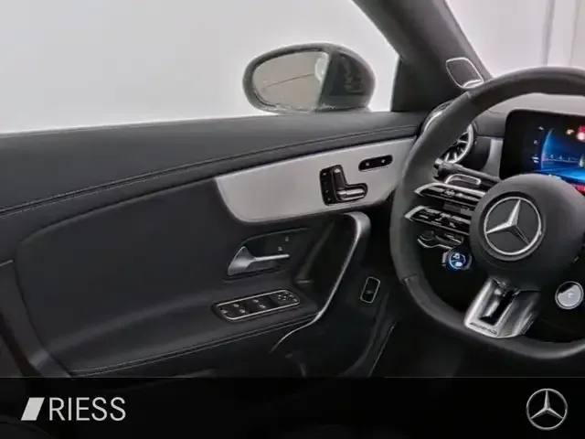 Mercedes-Benz CLA 45 AMG