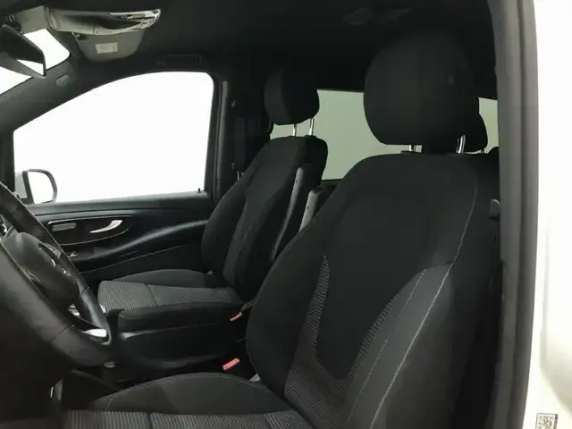 Mercedes-Benz V 220