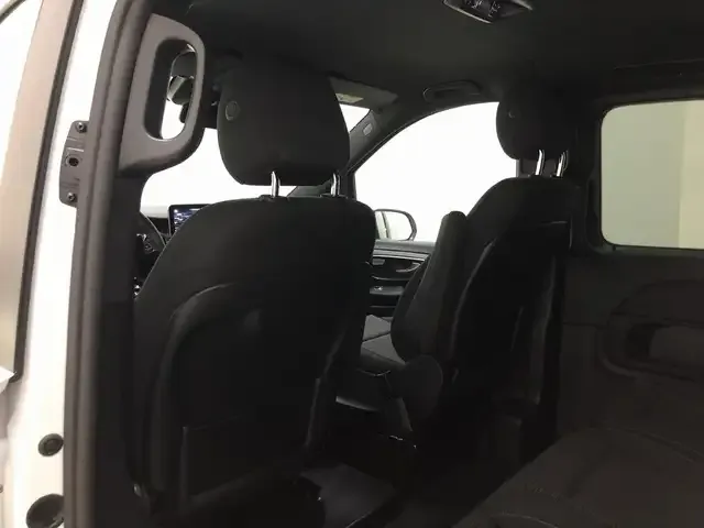 Mercedes-Benz V 220