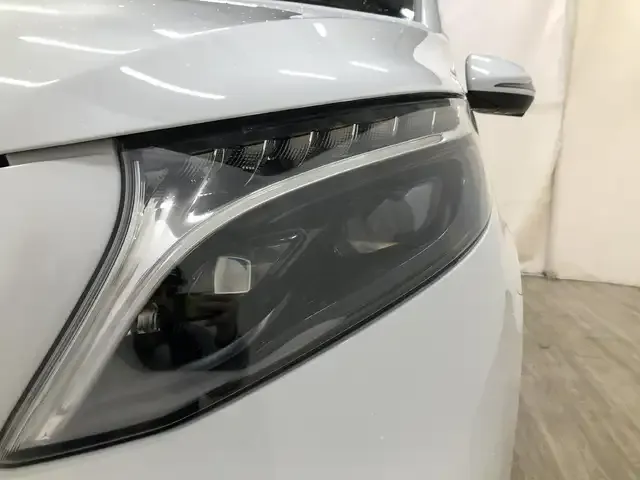 Mercedes-Benz V 220