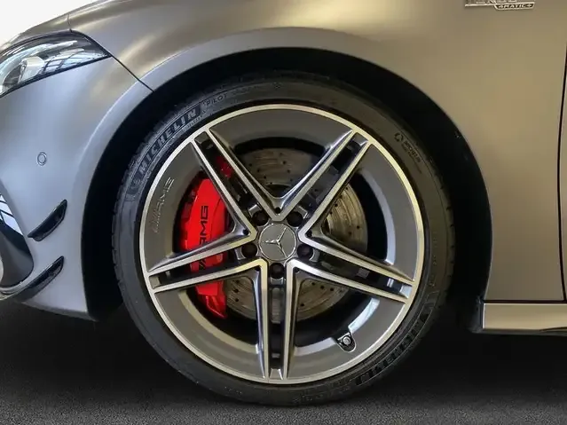 Mercedes-Benz A 45 AMG