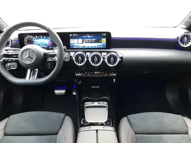 Mercedes-Benz CLA 220