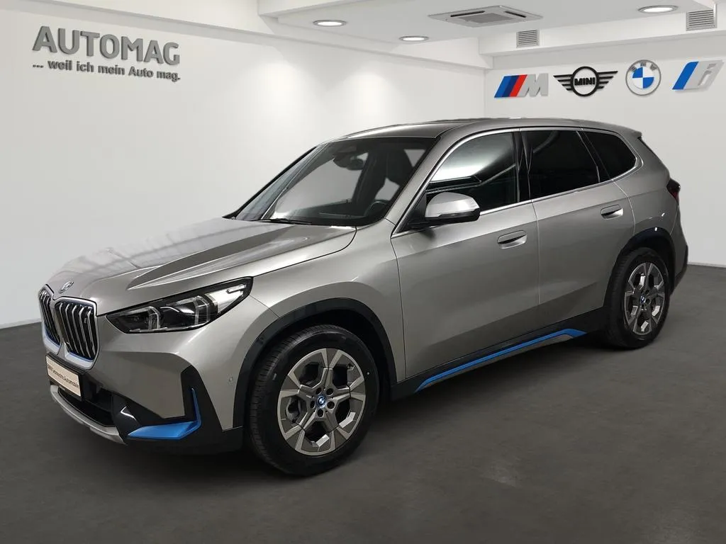 BMW iX1