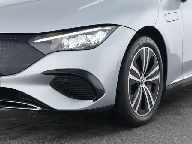 Mercedes-Benz EQE 300