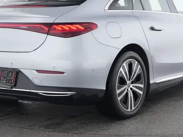 Mercedes-Benz EQE 300