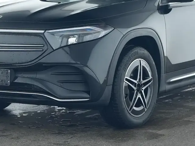 Mercedes-Benz EQB 300