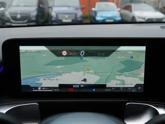 Mercedes-Benz GLB 200