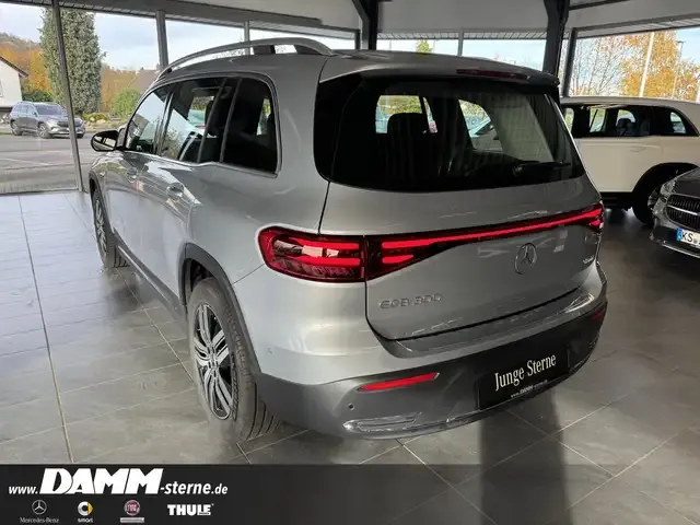 Mercedes-Benz EQB 300