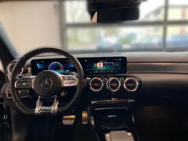 Mercedes-Benz CLA 35 AMG