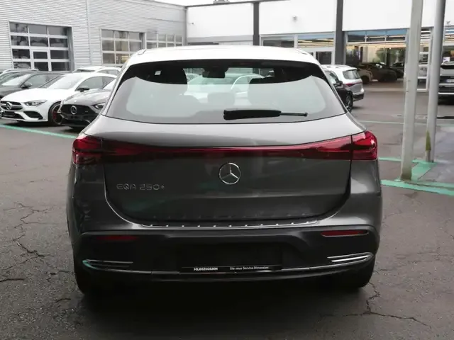 Mercedes-Benz EQA 250