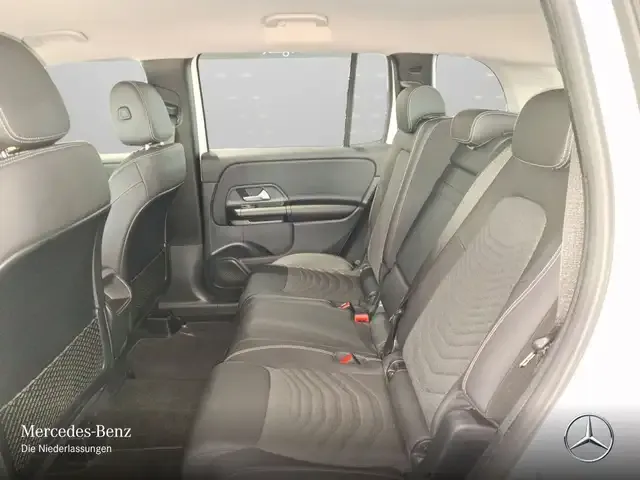 Mercedes-Benz GLB 180