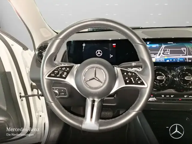 Mercedes-Benz GLB 180