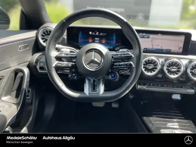 Mercedes-Benz CLA 35 AMG