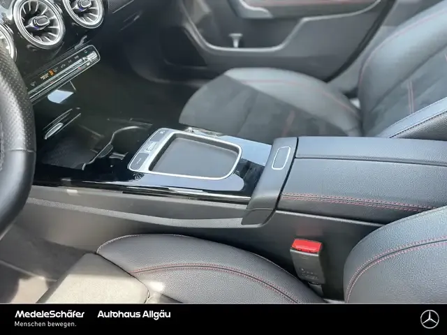 Mercedes-Benz CLA 35 AMG