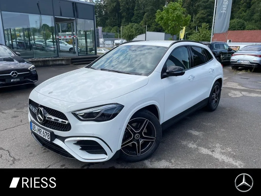 Mercedes-Benz GLA 200
