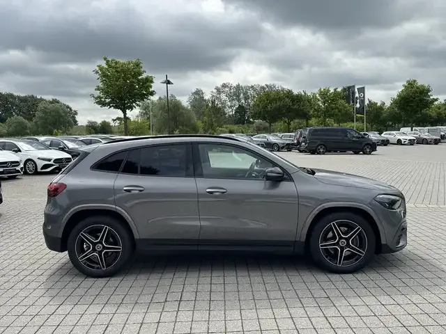 Mercedes-Benz GLA 200