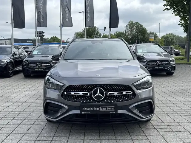 Mercedes-Benz GLA 200
