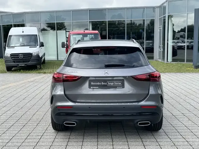 Mercedes-Benz GLA 200