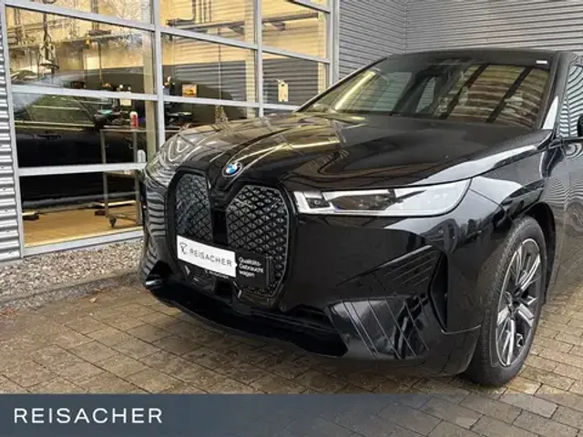 BMW iX