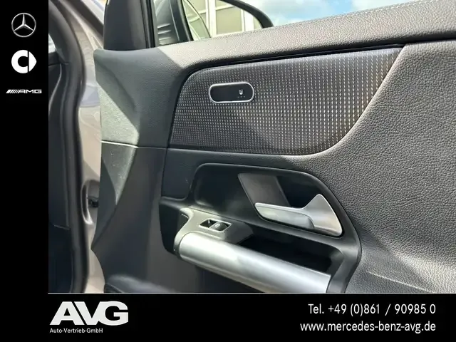 Mercedes-Benz GLA 180