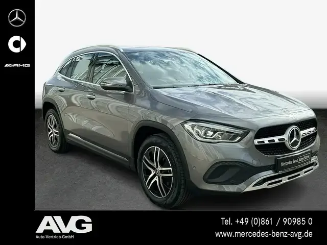 Mercedes-Benz GLA 180