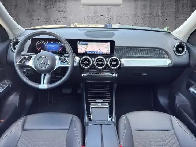 Mercedes-Benz GLB 220