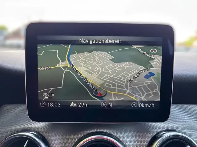 Mercedes-Benz GLA 180