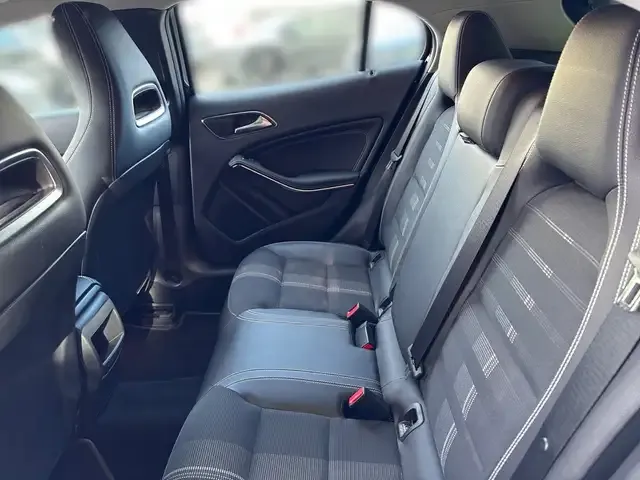 Mercedes-Benz GLA 180