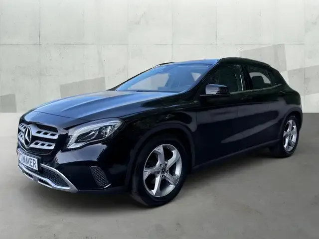 Mercedes-Benz GLA 180