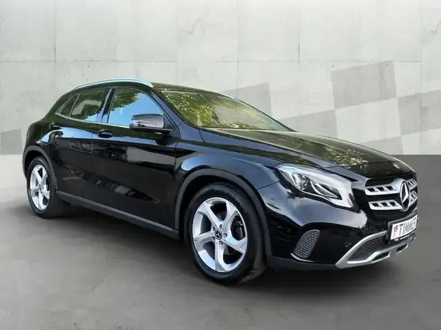 Mercedes-Benz GLA 180