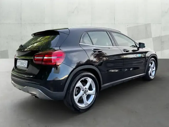 Mercedes-Benz GLA 180