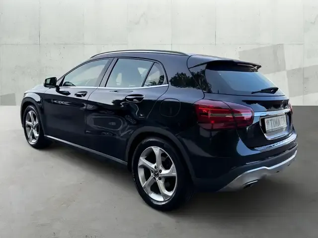 Mercedes-Benz GLA 180
