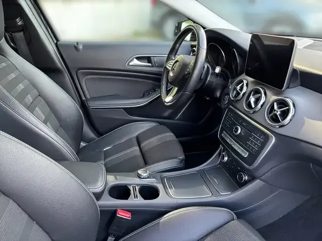Mercedes-Benz GLA 180