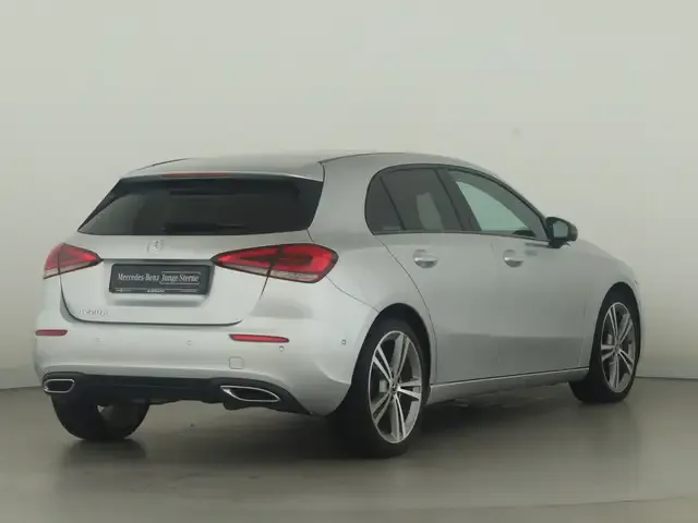 Mercedes-Benz A 220