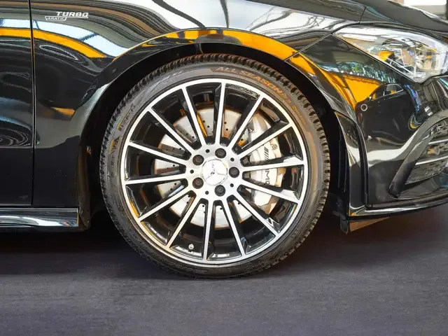 Mercedes-Benz CLA 35 AMG