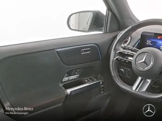 Mercedes-Benz EQB 300