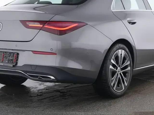 Mercedes-Benz CLA 180