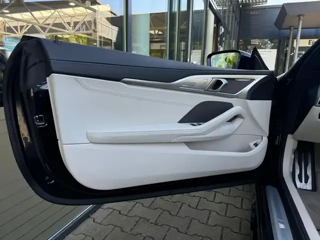 BMW 840
