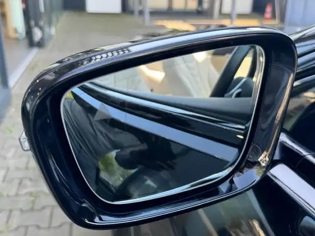 BMW 840