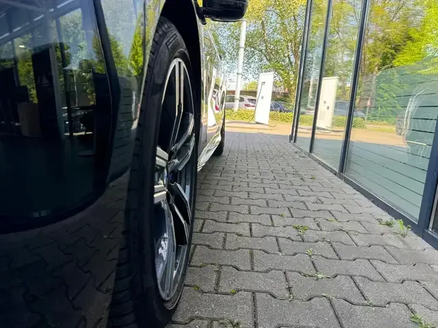 BMW 840
