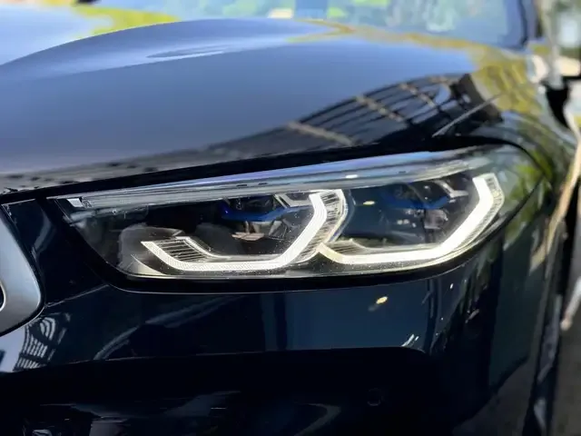 BMW 840
