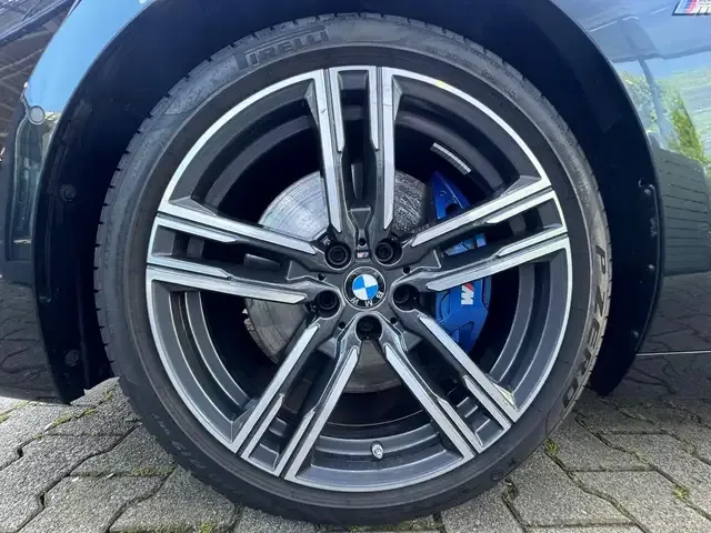 BMW 840