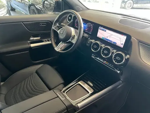 Mercedes-Benz GLA 220