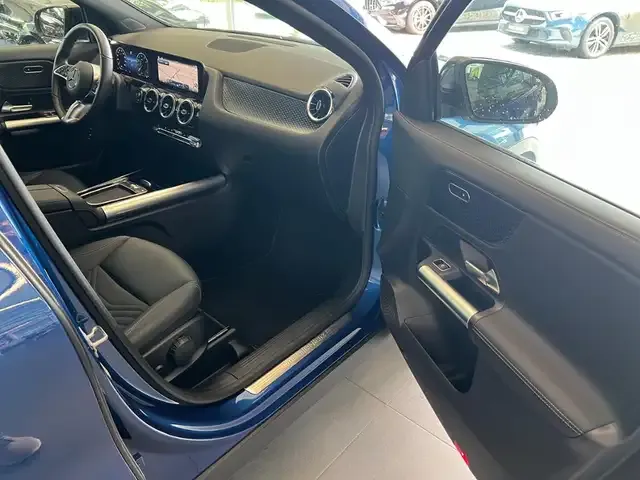 Mercedes-Benz GLA 220