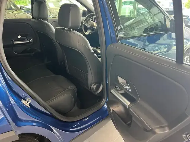 Mercedes-Benz GLA 220